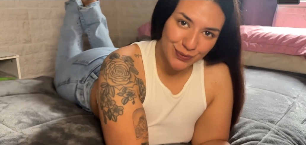 Curvy Latina Woman Farting